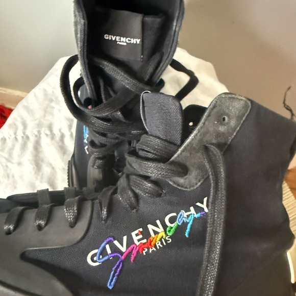 Givenchy Paris Black High-Top Sneakers. Men’s 9. Authentic. - Picture 7 of 9